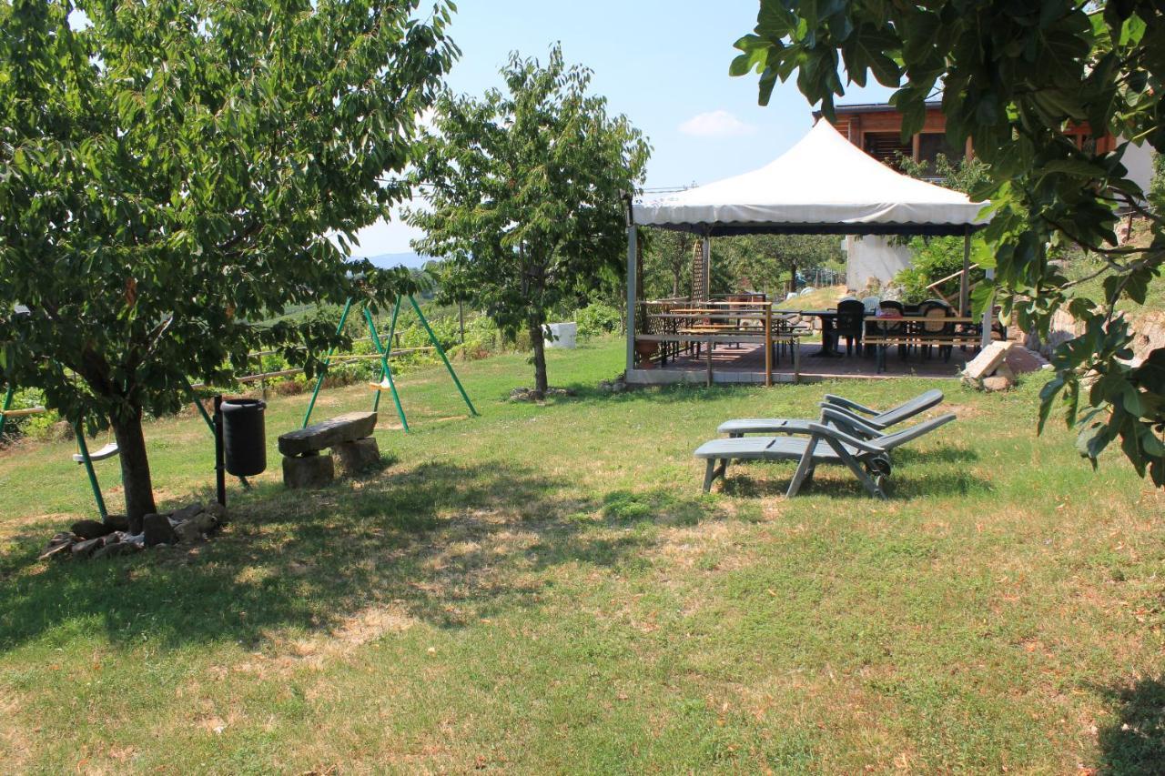 Vo Agriturismo La Rocciaヴィラ エクステリア 写真